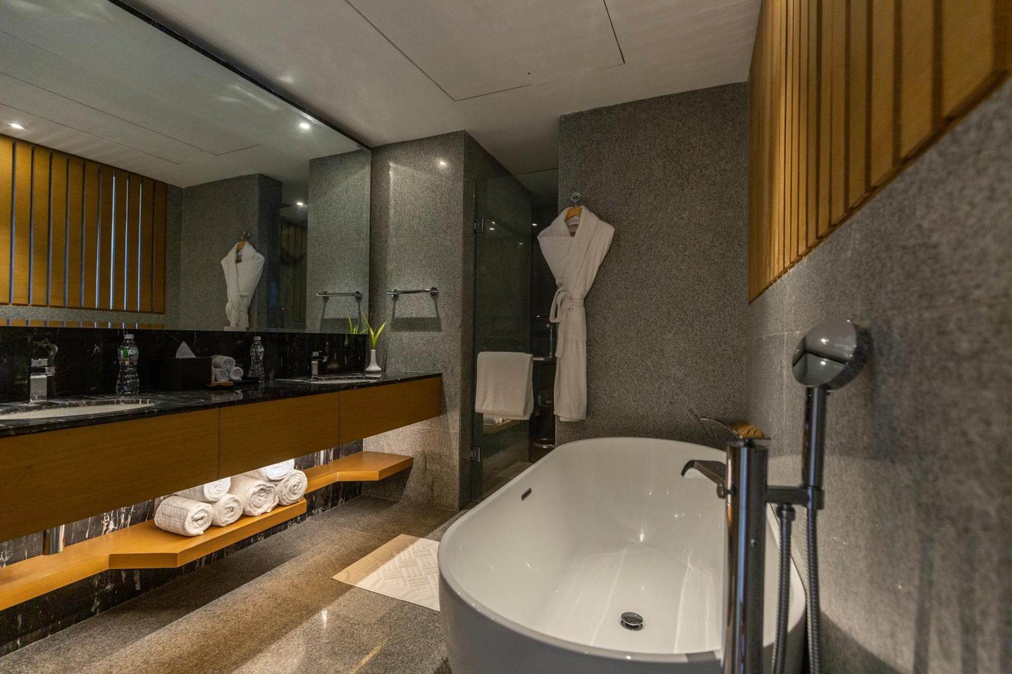 Doubletree By Hilton Ahmedabad Ξενοδοχείο Εξωτερικό φωτογραφία