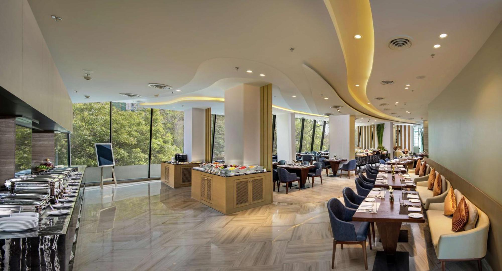 Doubletree By Hilton Ahmedabad Ξενοδοχείο Εξωτερικό φωτογραφία