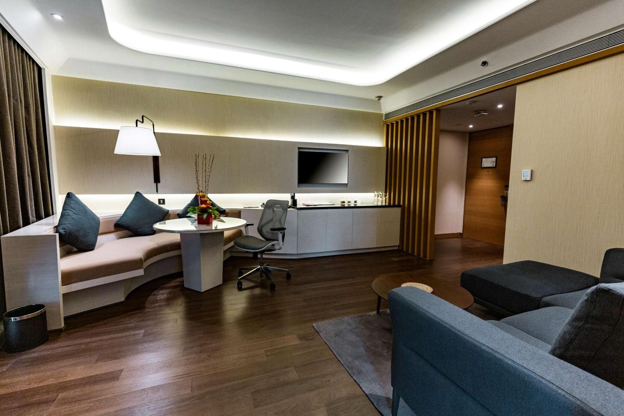 Doubletree By Hilton Ahmedabad Ξενοδοχείο Εξωτερικό φωτογραφία
