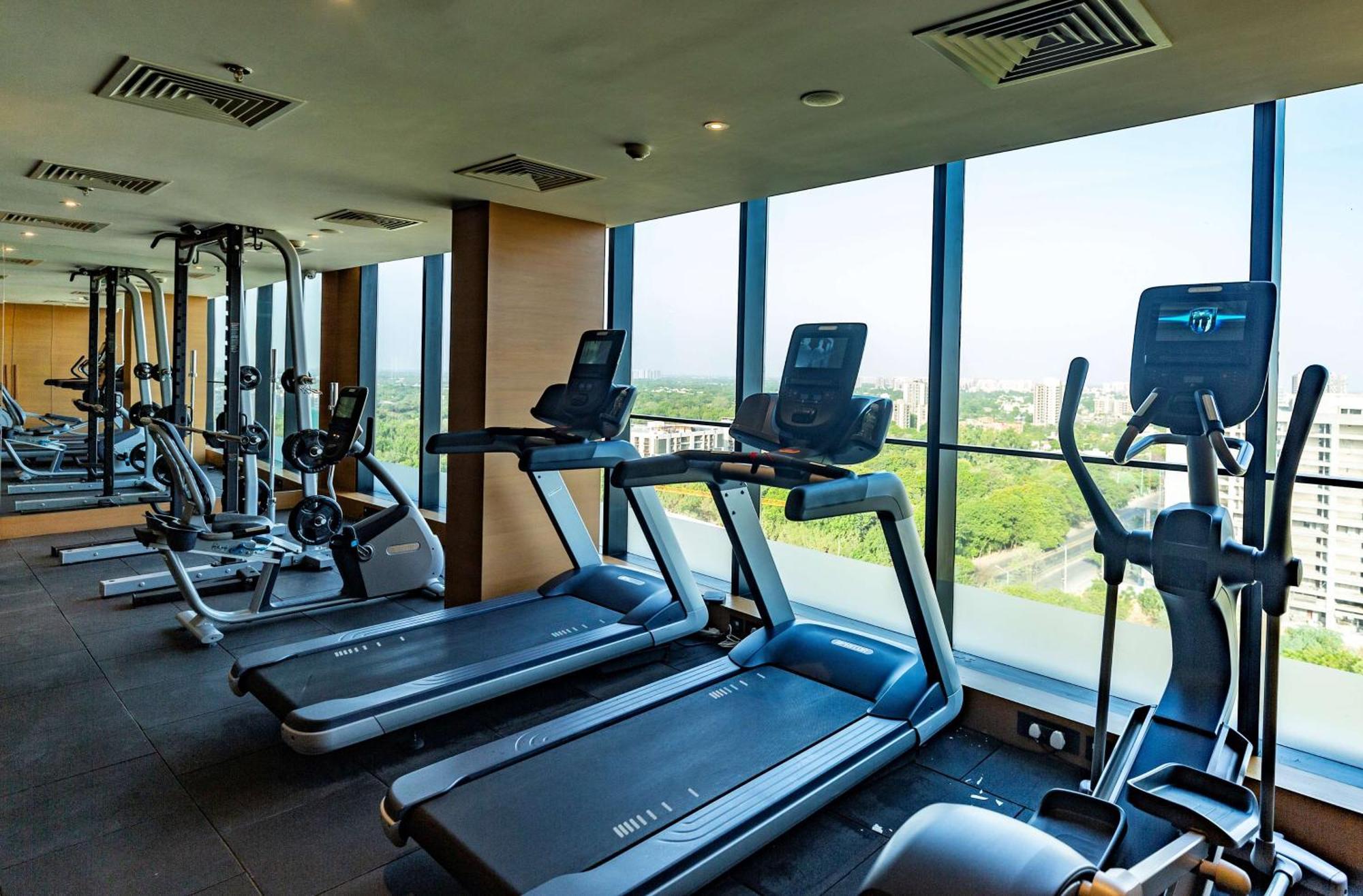 Doubletree By Hilton Ahmedabad Ξενοδοχείο Εξωτερικό φωτογραφία